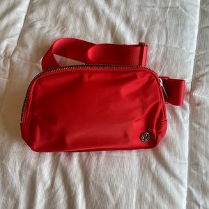 Lululemon Everwhere Belt Bag